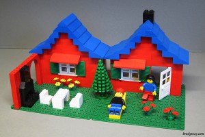 Set 560-1 Town House with Garden 221 Parts, 2 Minifigs, 1979